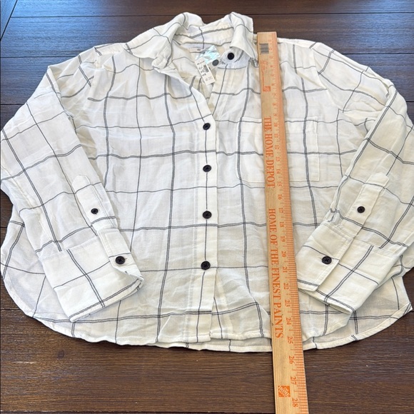 Madewell Easy Y-Neck Button-Up Shirt Size Medium - Picture 7 of 11